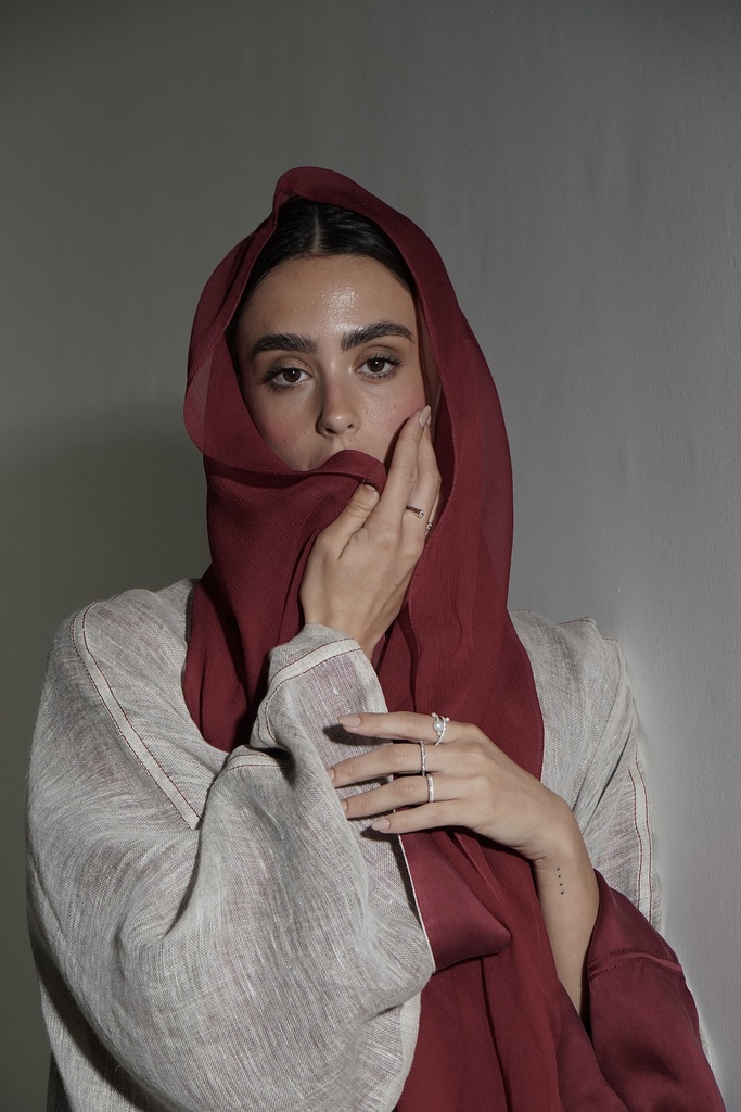 L'aube Maroon